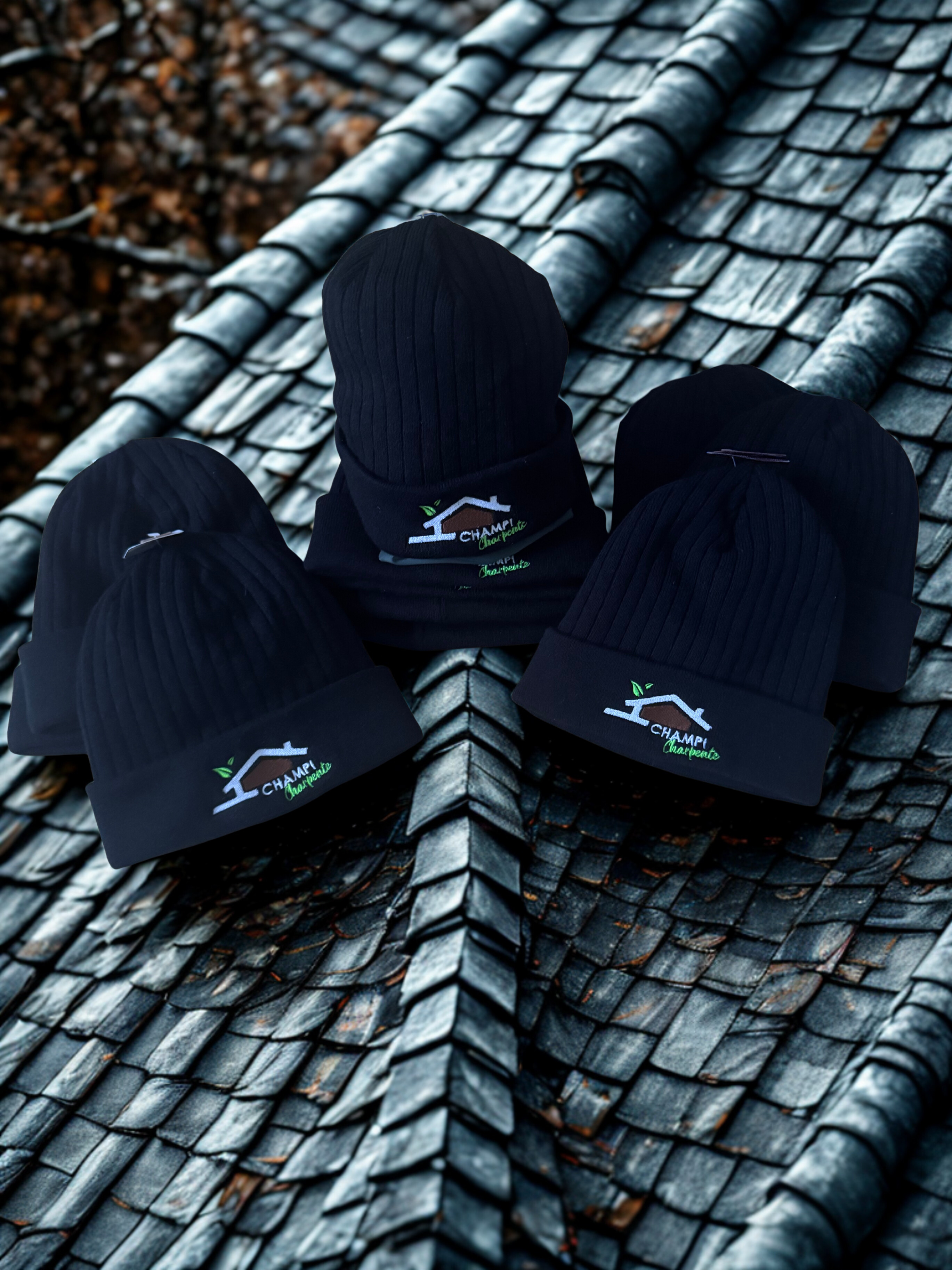 Broderie sur bonnets pour CHAMPI CHARPENTE