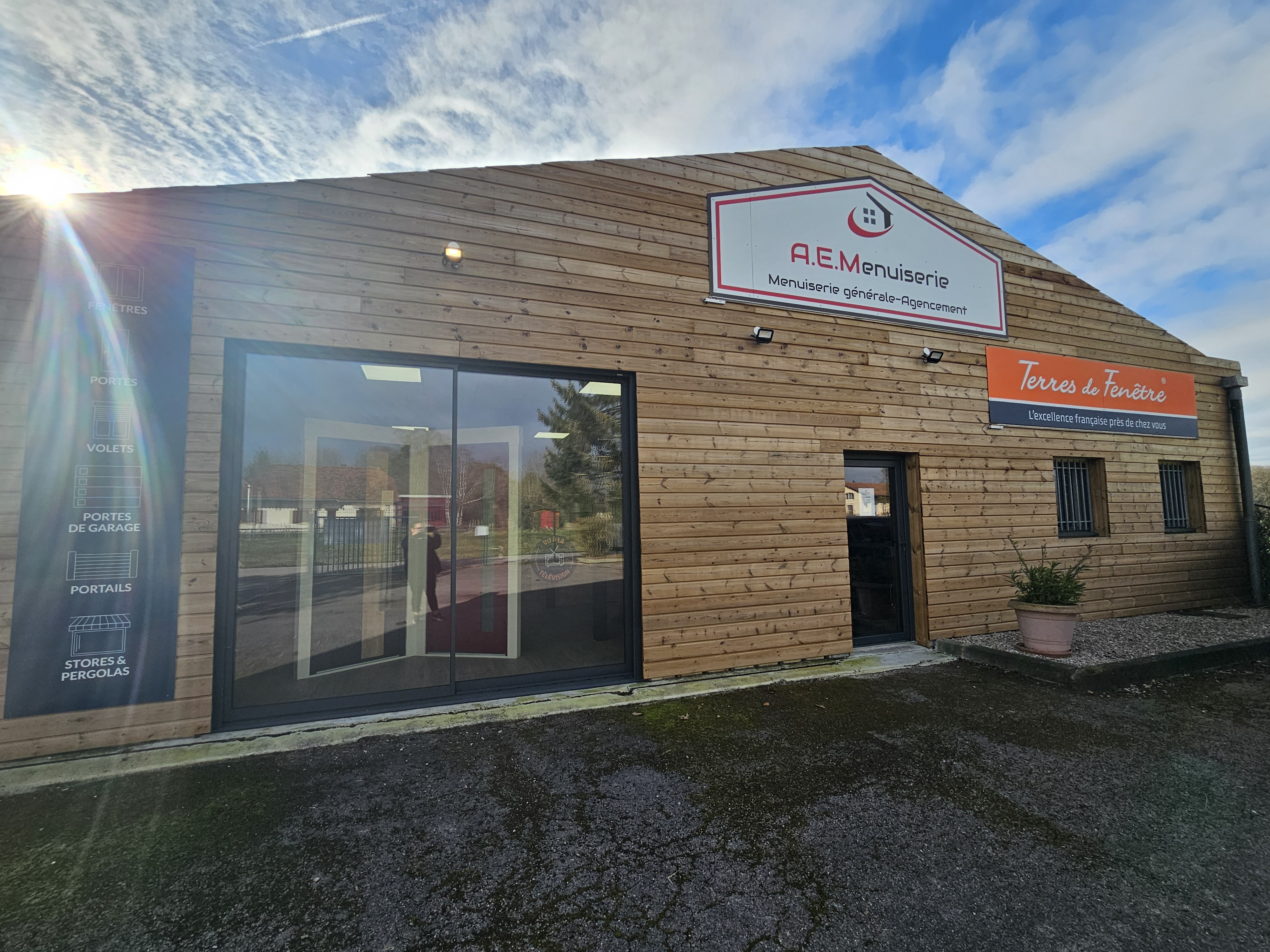 Création de l’enseigne d’AE MENUISERIE à Piney 