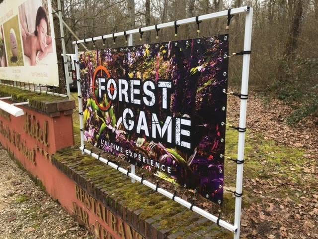 Créaction du visuel et de la bâche pour FOREST GAME