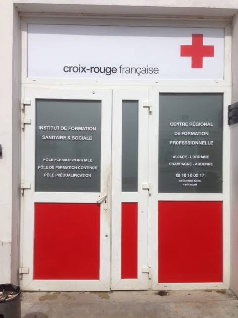 Création du visuel pour la Croix-Rouge - devanture en adhésifs 